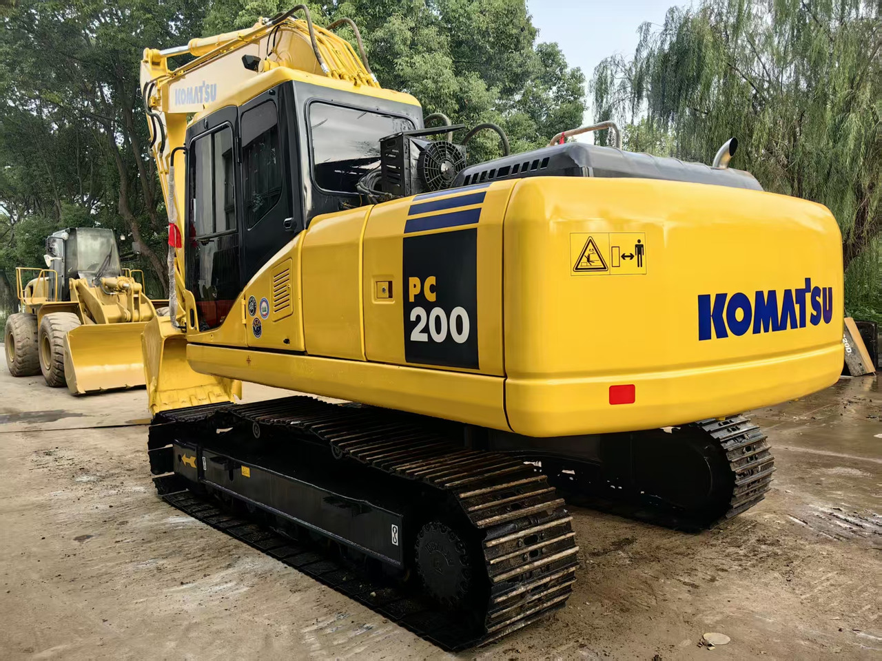 Komatsu pc200-7 - Lánctalpas kotró: 1 kép. Komatsu pc200-7 - Lánctalpas kotró: 1 kép.