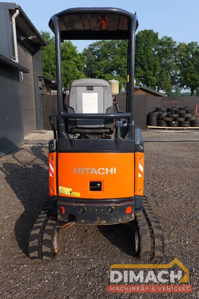 Hitachi ZX 17 CW05 hydraulische snelwissel - Minikotró: 3 kép. Hitachi ZX 17 CW05 hydraulische snelwissel - Minikotró: 3 kép.