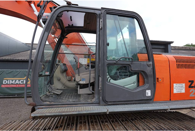 Lánctalpas kotró Hitachi ZX 210 LC-3 mono, airco, CW30: 17 kép.