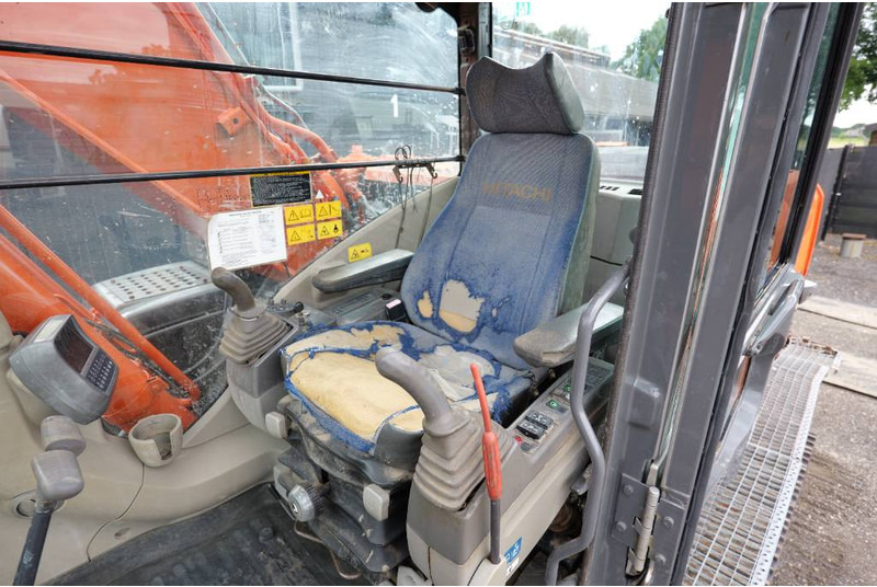 Lánctalpas kotró Hitachi ZX 210 LC-3 mono, airco, CW30: 18 kép.