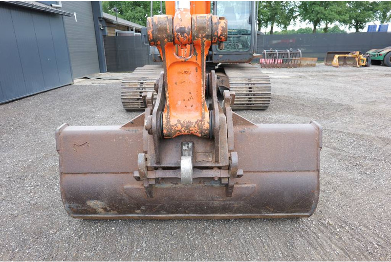 Lánctalpas kotró Hitachi ZX 210 LC-3 mono, airco, CW30: 10 kép.