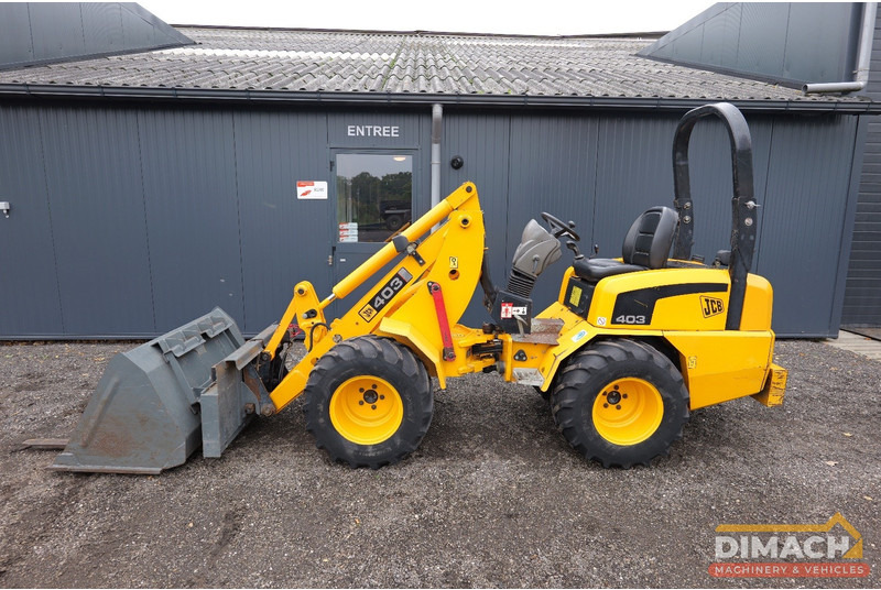 JCB 403 Zeer nette shovel met hydraulische snelwissel en bak en palletvorken 120cm lang - Rakodógép: 1 kép. JCB 403 Zeer nette shovel met hydraulische snelwissel en bak en palletvorken 120cm lang - Rakodógép: 1 kép.