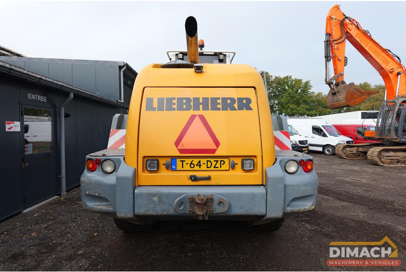 Liebherr L556 Like new!! Airco, quick coupler, skeleton bucket with teeths - Gumikerekes homlokrakodó: 3 kép. Liebherr L556 Like new!! Airco, quick coupler, skeleton bucket with teeths - Gumikerekes homlokrakodó: 3 kép.