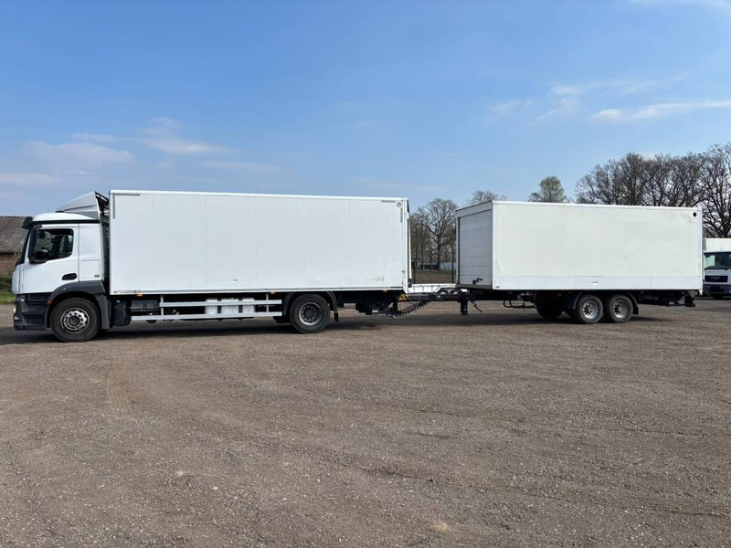 Mercedes-Benz Antos 1833 Euro6 4x2 + anhanger koffer - Dobozos felépítményű teherautó: 1 kép. Mercedes-Benz Antos 1833 Euro6 4x2 + anhanger koffer - Dobozos felépítményű teherautó: 1 kép.