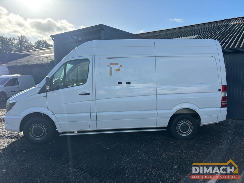 Mercedes-Benz Sprinter  Sprinter 216 L2H2 trekhaak , accident - unfall - rechterkant flink plaatschade, technisch perfect - Kis furgon: 5 kép. Mercedes-Benz Sprinter  Sprinter 216 L2H2 trekhaak , accident - unfall - rechterkant flink plaatschade, technisch perfect - Kis furgon: 5 kép.