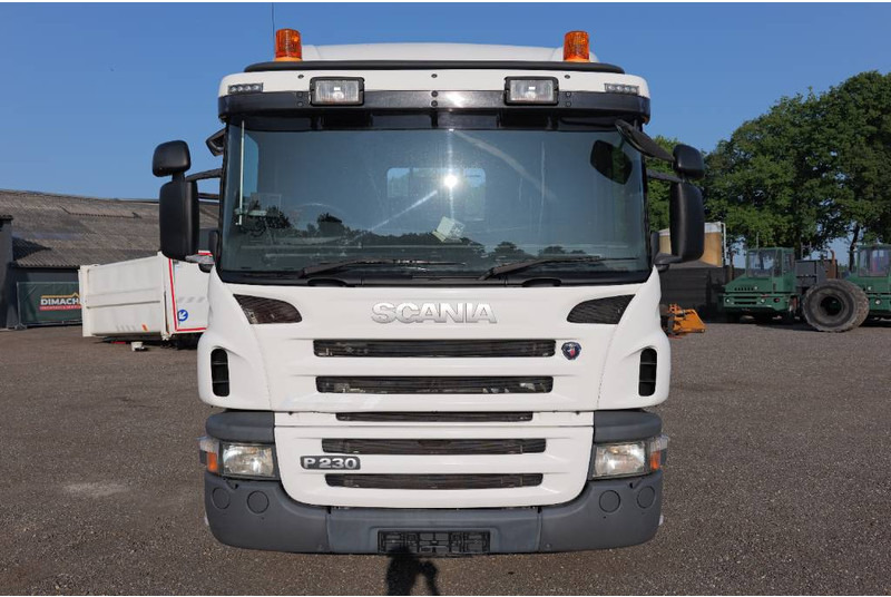 Scania P 230 Euro 5 6x2*4 TOP!! Retarder right hand steer - Alvaz teherautó: 3 kép. Scania P 230 Euro 5 6x2*4 TOP!! Retarder right hand steer - Alvaz teherautó: 3 kép.