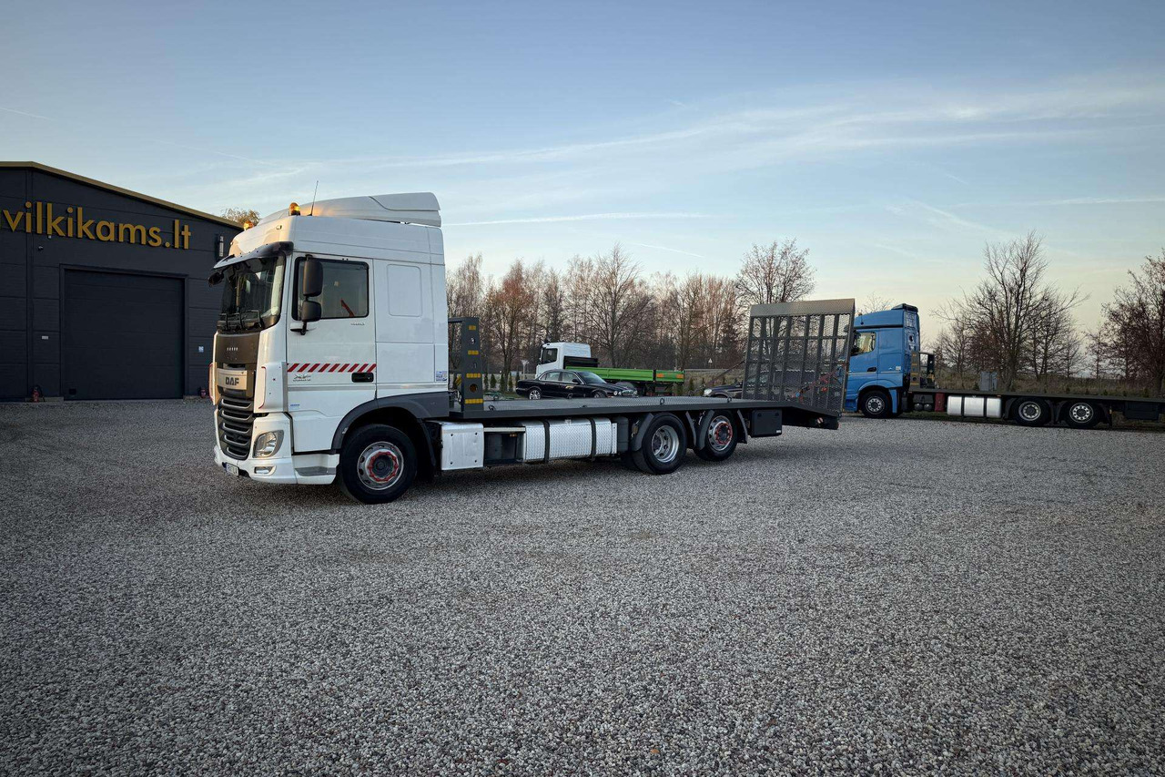 DAF XF 460 - Autószállító teherautó: 5 kép. DAF XF 460 - Autószállító teherautó: 5 kép.