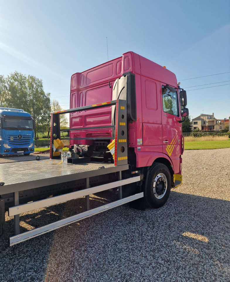 DAF XF 460 - Autószállító teherautó: 4 kép. DAF XF 460 - Autószállító teherautó: 4 kép.