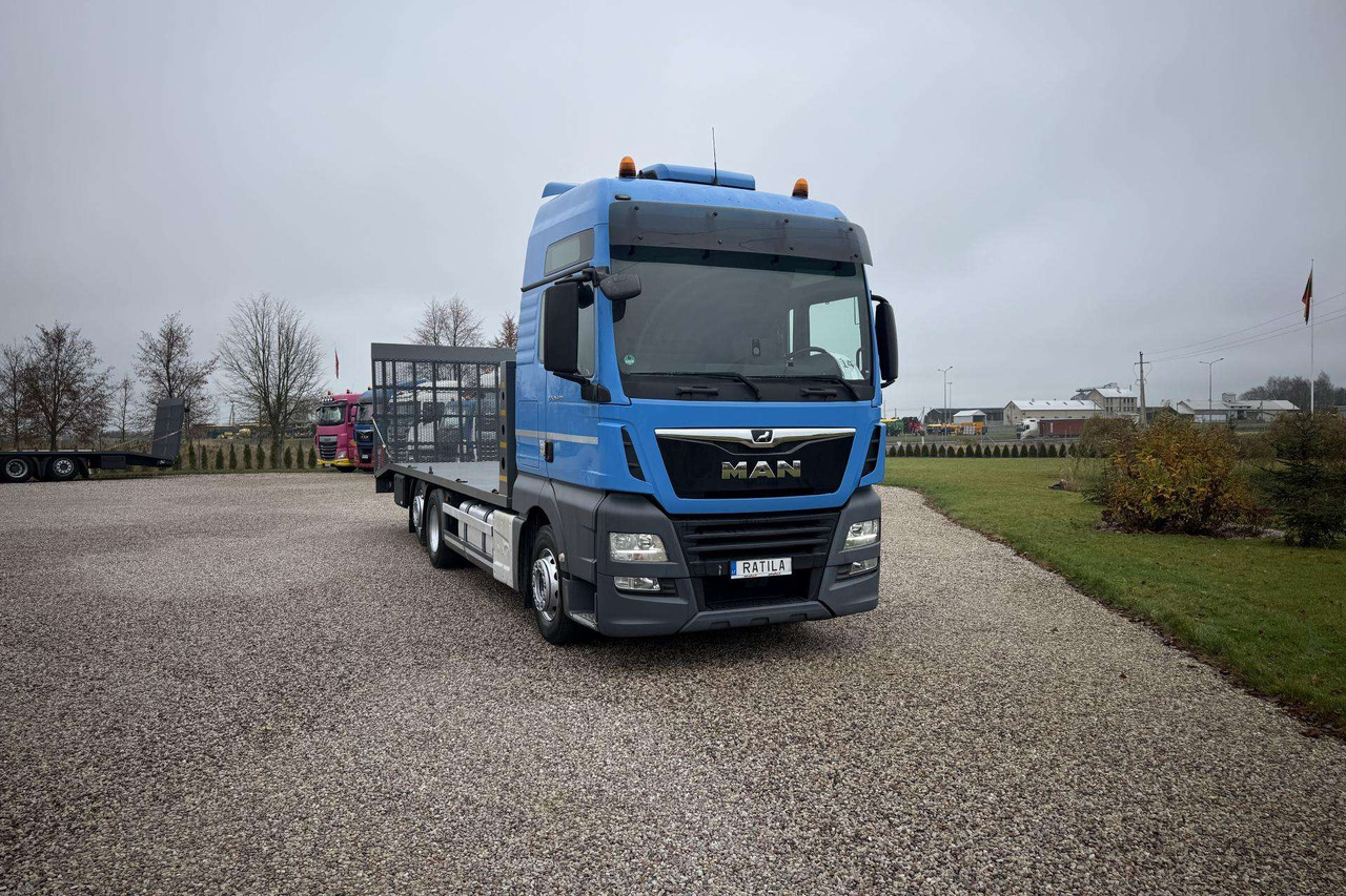 MAN TGX 26.420 - Autószállító teherautó: 2 kép. MAN TGX 26.420 - Autószállító teherautó: 2 kép.
