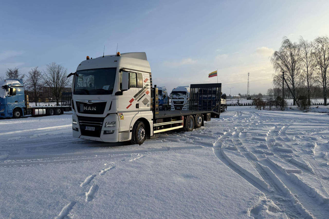 MAN TGX 26.420 - Autószállító teherautó: 1 kép. MAN TGX 26.420 - Autószállító teherautó: 1 kép.