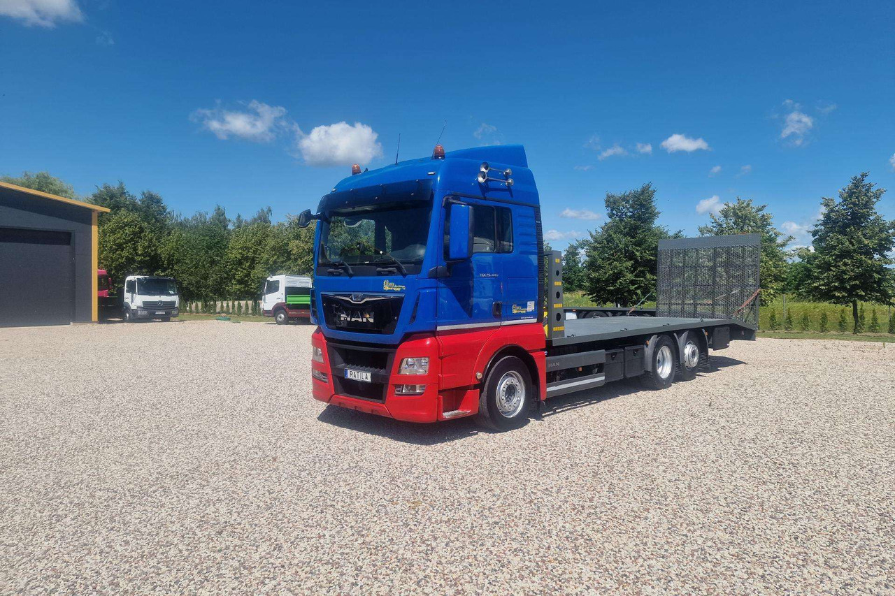 MAN TGX 26.440 - Autószállító teherautó: 2 kép. MAN TGX 26.440 - Autószállító teherautó: 2 kép.