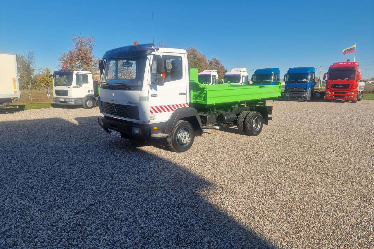 Mercedes-Benz 814 - Billenőplatós teherautó: 1 kép. Mercedes-Benz 814 - Billenőplatós teherautó: 1 kép.