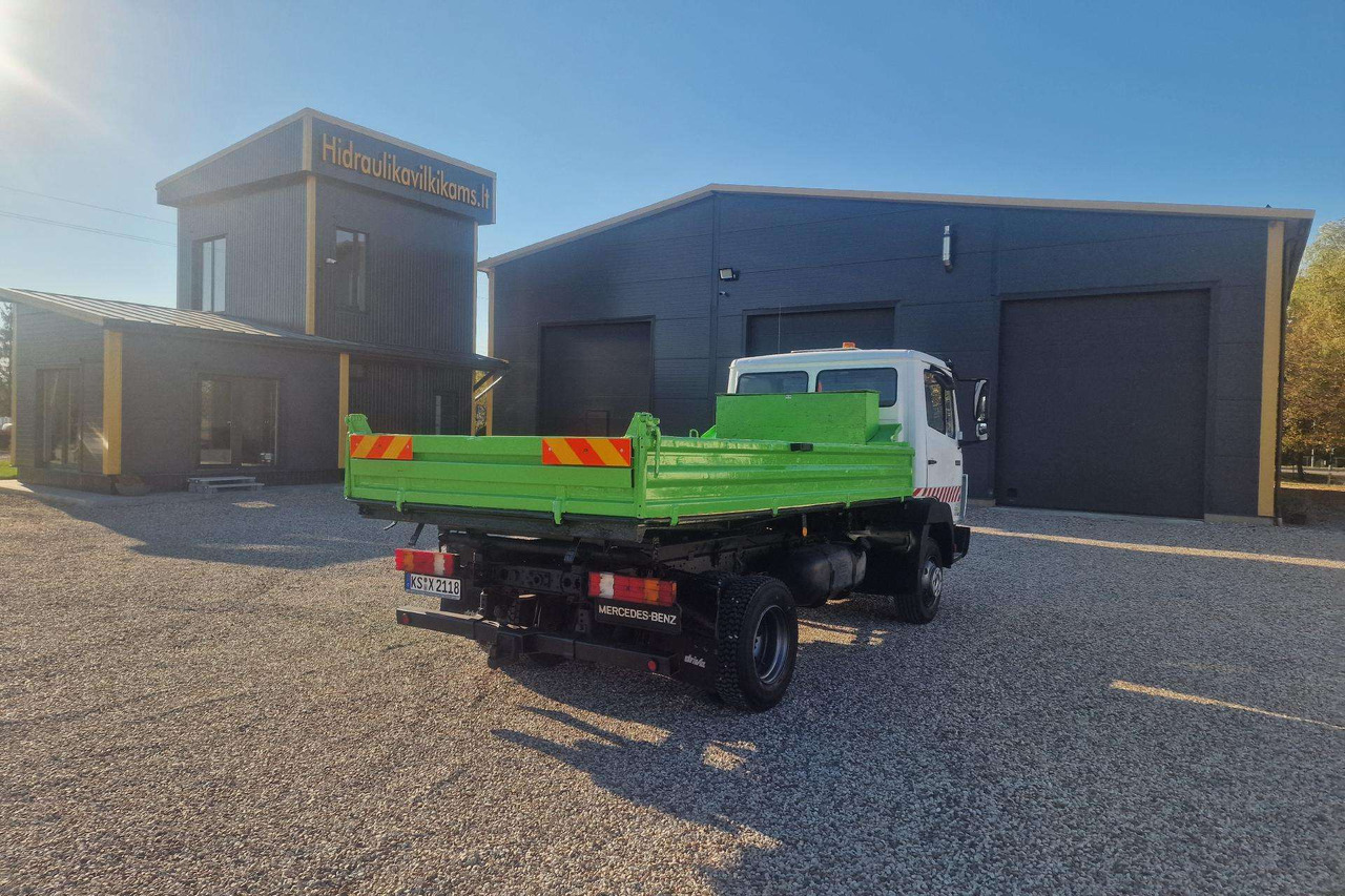 Mercedes-Benz 814 - Billenőplatós teherautó: 4 kép. Mercedes-Benz 814 - Billenőplatós teherautó: 4 kép.