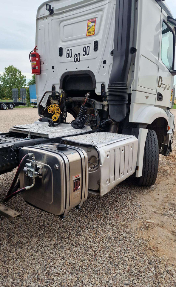 Iveco HIDRAULIA BINOTTO - Nyergesvontató: 1 kép. Iveco HIDRAULIA BINOTTO - Nyergesvontató: 1 kép.