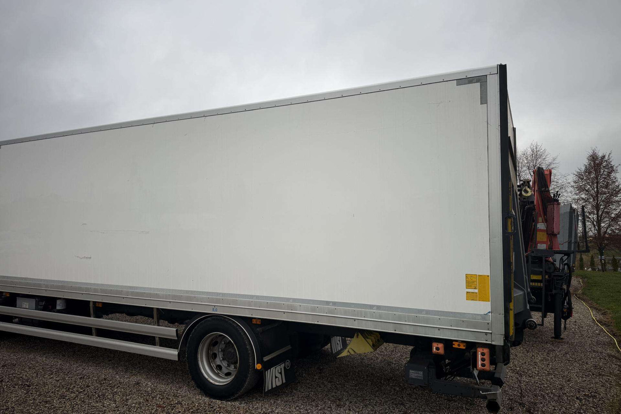 Volvo Kėbulas - Dobozos felépítményű teherautó: 2 kép. Volvo Kėbulas - Dobozos felépítményű teherautó: 2 kép.