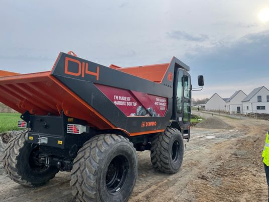 Case D14 - Minidömper: 1 kép. Case D14 - Minidömper: 1 kép.