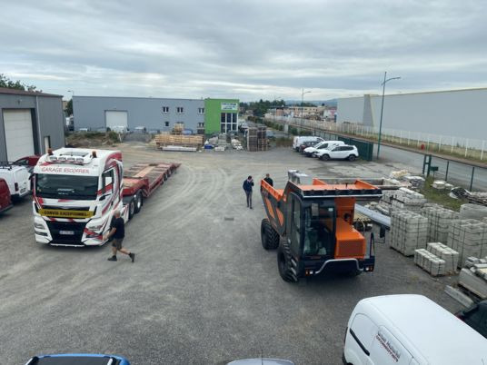 Case D14 - Minidömper: 2 kép. Case D14 - Minidömper: 2 kép.