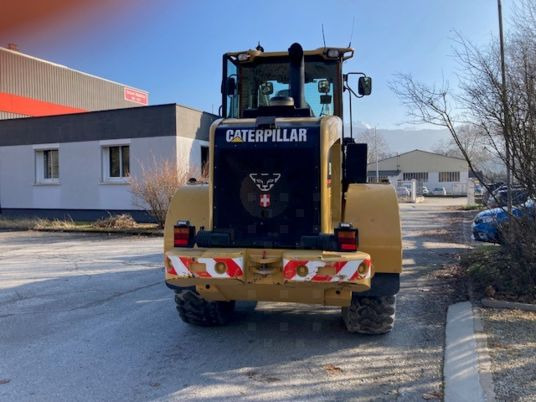 Caterpillar 930G - Gumikerekes homlokrakodó: 3 kép. Caterpillar 930G - Gumikerekes homlokrakodó: 3 kép.