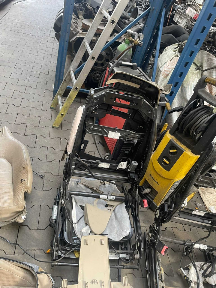 Fotele do Mercedes W 207 kabrio - Ülés - Autó: 3 kép. Fotele do Mercedes W 207 kabrio - Ülés - Autó: 3 kép.