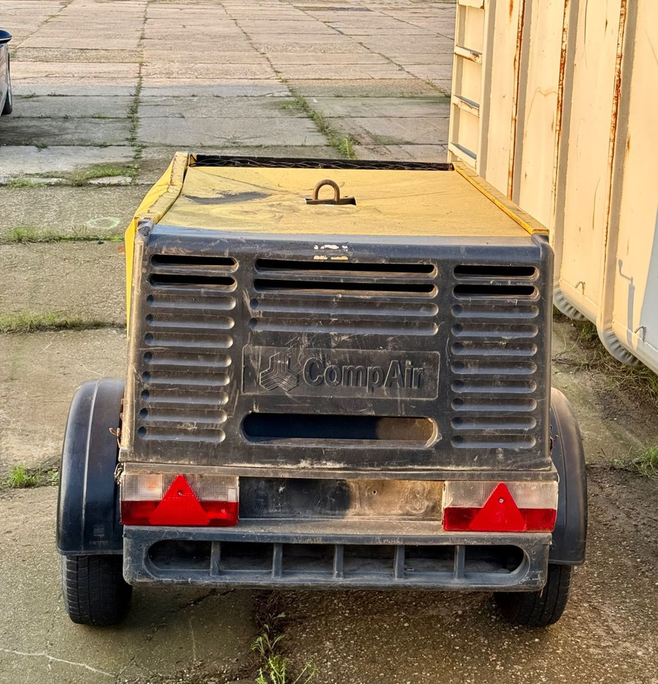 CompAir K 461 - Légkompresszor: 3 kép. CompAir K 461 - Légkompresszor: 3 kép.