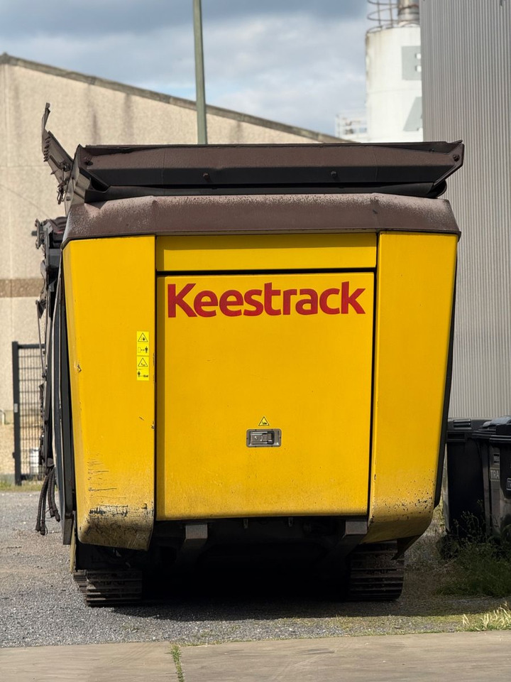 KEESTRACK R3H Mobile Brecheranlage mit Siebmodul - Röpítő törő: 3 kép. KEESTRACK R3H Mobile Brecheranlage mit Siebmodul - Röpítő törő: 3 kép.