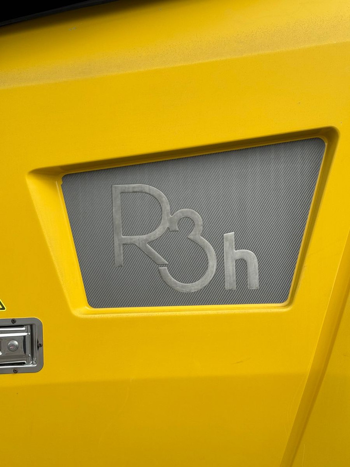 KEESTRACK R3H Mobile Brecheranlage mit Siebmodul - Röpítő törő: 5 kép. KEESTRACK R3H Mobile Brecheranlage mit Siebmodul - Röpítő törő: 5 kép.
