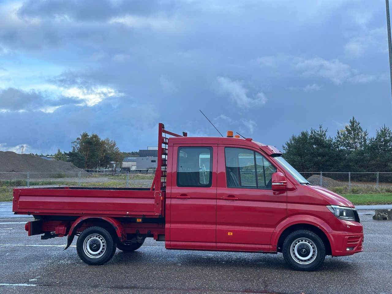 MAN TGE - Ponyvás kisteherautó, Duplakabinos kisteherautó: 3 kép. MAN TGE - Ponyvás kisteherautó, Duplakabinos kisteherautó: 3 kép.