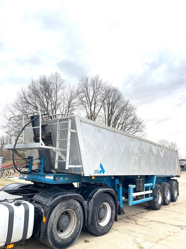 Stas SA339K/ALU/32 m3 - Félpótkocsi billenőplatós: 2 kép. Stas SA339K/ALU/32 m3 - Félpótkocsi billenőplatós: 2 kép.