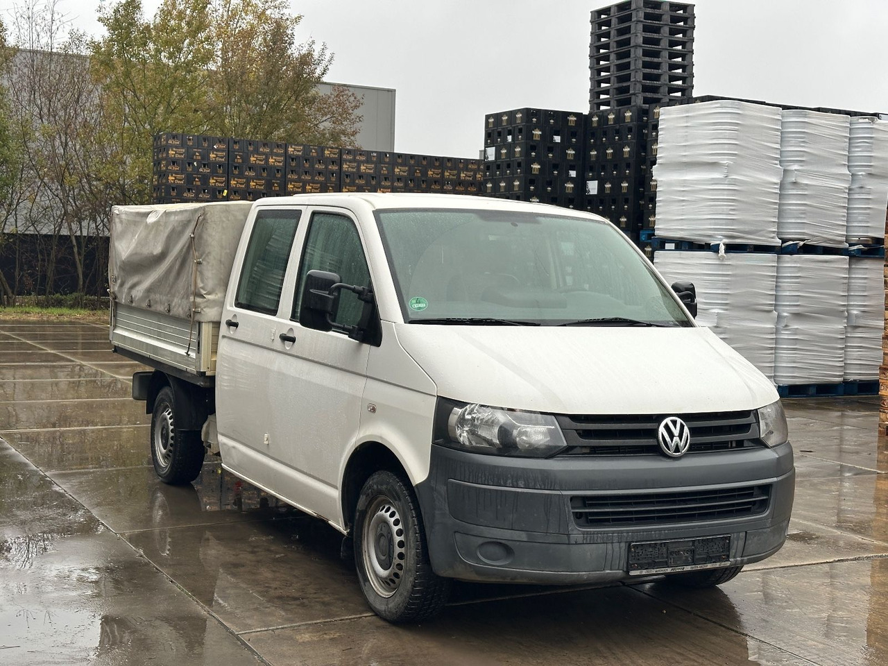 Volkswagen T5 - Kisbusz, Duplakabinos kisteherautó: 2 kép. Volkswagen T5 - Kisbusz, Duplakabinos kisteherautó: 2 kép.