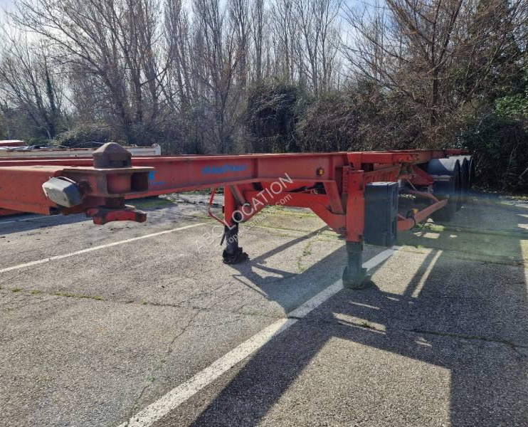 Fruehauf - Félpótkocsi cserefelépítményes: 2 kép. Fruehauf - Félpótkocsi cserefelépítményes: 2 kép.
