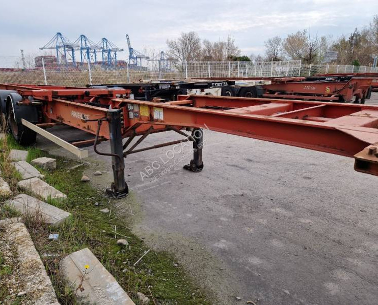 Fruehauf - Félpótkocsi cserefelépítményes: 5 kép. Fruehauf - Félpótkocsi cserefelépítményes: 5 kép.