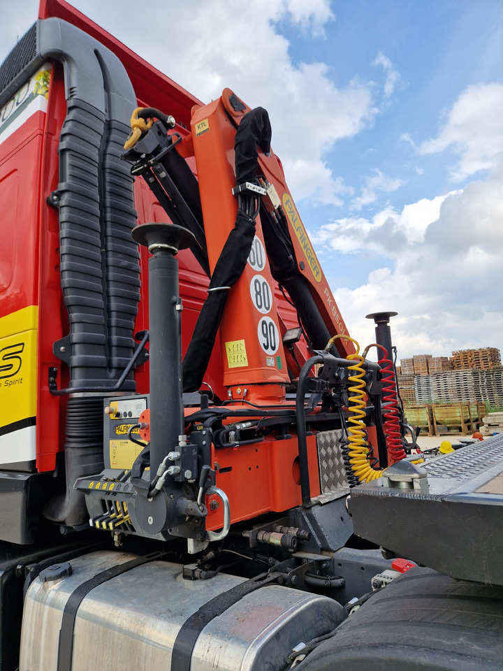 VOLVO FH420 - Nyergesvontató: 2 kép. VOLVO FH420 - Nyergesvontató: 2 kép.