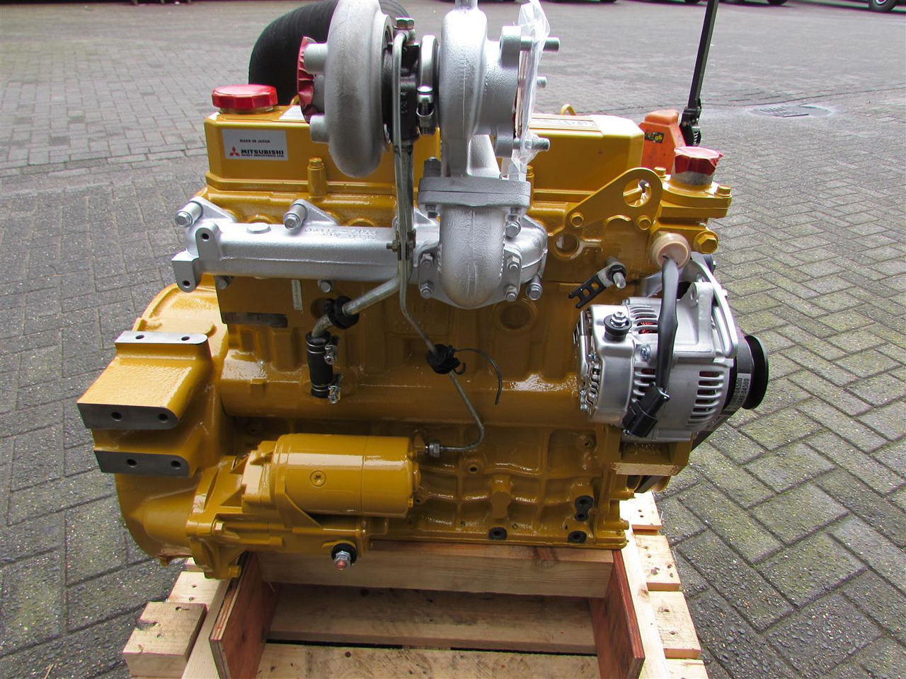 CATERPILLAR / MITSUBISHI RECON S4S-DT73CWL CAT C3.4 55kW-2500Rpm - Motor - Rakodógép: 5 kép. CATERPILLAR / MITSUBISHI RECON S4S-DT73CWL CAT C3.4 55kW-2500Rpm - Motor - Rakodógép: 5 kép.