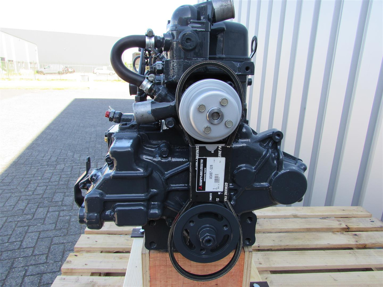 MITSUBISHI K4E-61WH ( Weidemann) RECON - Motor - Gumikerekes kotró: 4 kép. MITSUBISHI K4E-61WH ( Weidemann) RECON - Motor - Gumikerekes kotró: 4 kép.