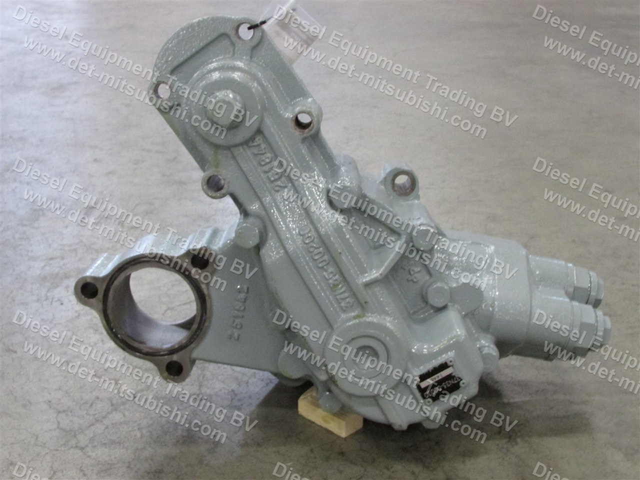 MITSUBISHI PUMP ASM; OIL S12R,S16R - Olajszivattyú - Ipari gép: 2 kép. MITSUBISHI PUMP ASM; OIL S12R,S16R - Olajszivattyú - Ipari gép: 2 kép.
