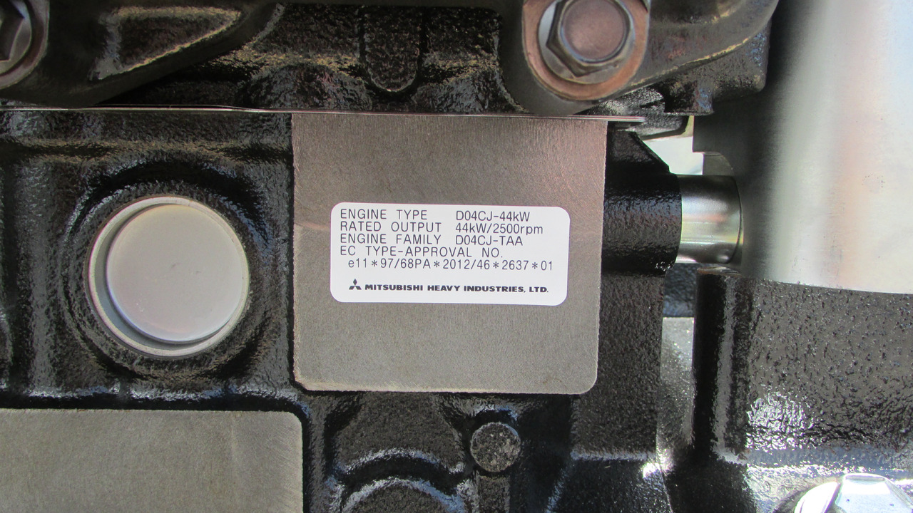 Mitsubishi D04CJ 44Kw @ 2500 rpm - Motor - Építőipari gépek: 2 kép. Mitsubishi D04CJ 44Kw @ 2500 rpm - Motor - Építőipari gépek: 2 kép.