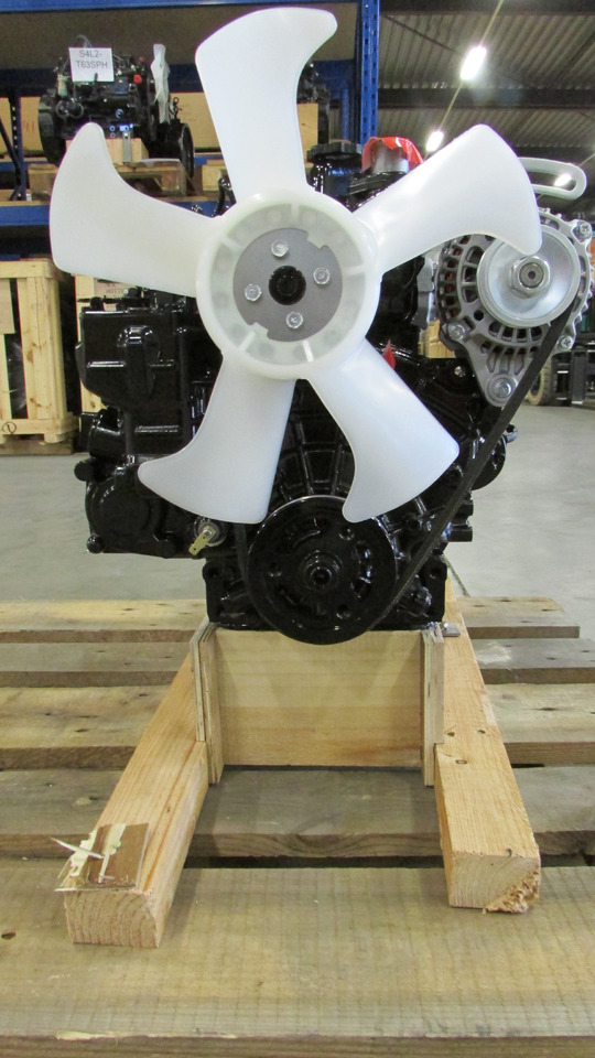 Mitsubishi New engine L3E-Z564SPH stage 5 + PTO - Motor - Kotrógép: 3 kép. Mitsubishi New engine L3E-Z564SPH stage 5 + PTO - Motor - Kotrógép: 3 kép.