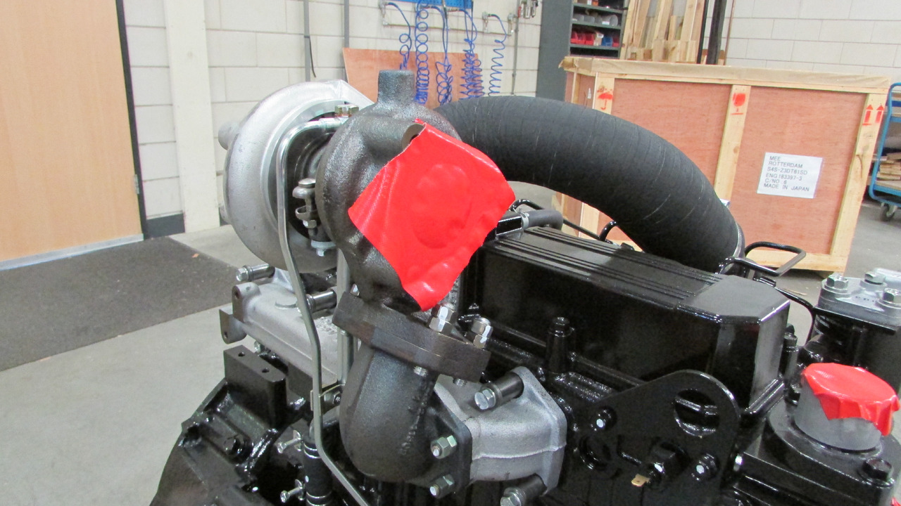 Mitsubishi New engine S4S-DT61SD(B) - Motor - Áramfejlesztő: 5 kép. Mitsubishi New engine S4S-DT61SD(B) - Motor - Áramfejlesztő: 5 kép.