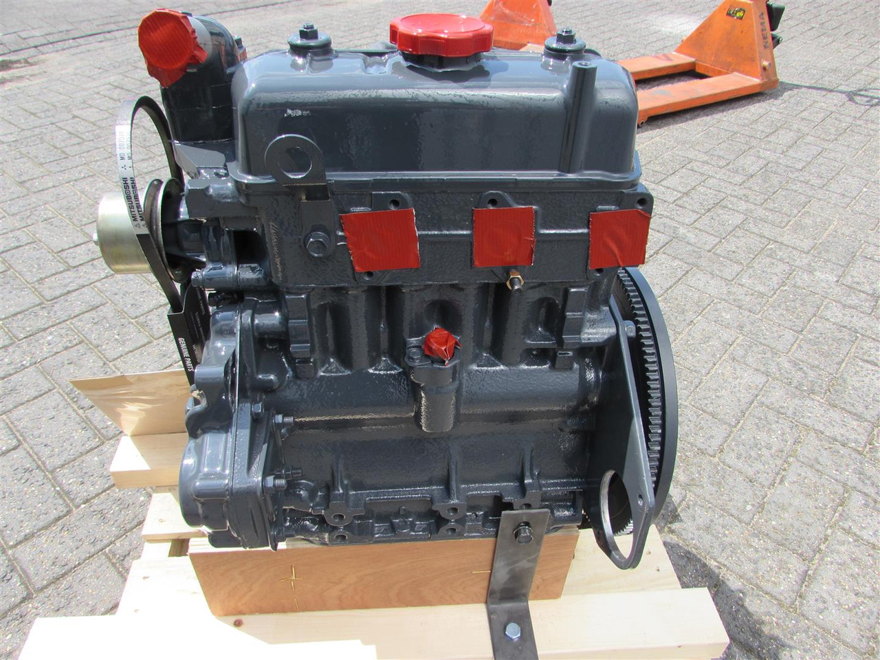 Mitsubishi RECON K3D - Motor - Rakodógép: 3 kép. Mitsubishi RECON K3D - Motor - Rakodógép: 3 kép.