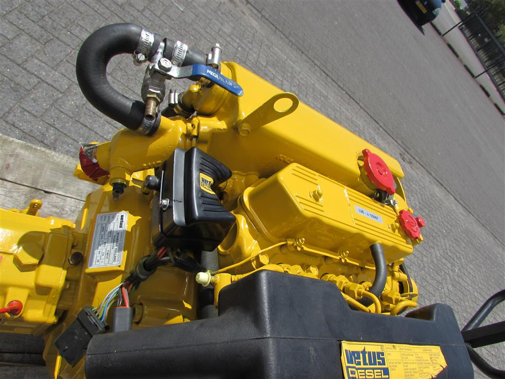 Mitsubishi/ Vetus based on RECON L3E engine Mitsubishi - Motor - Egyéb gépek: 5 kép. Mitsubishi/ Vetus based on RECON L3E engine Mitsubishi - Motor - Egyéb gépek: 5 kép.