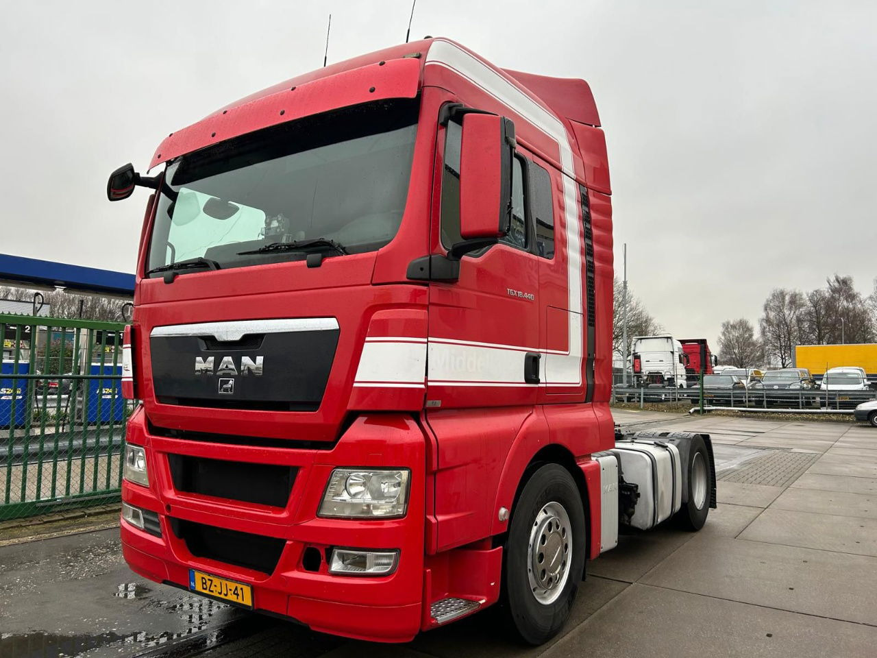 MAN TGX 18.440 Euro 5 / 2011 / 440pk - Nyergesvontató: 1 kép. MAN TGX 18.440 Euro 5 / 2011 / 440pk - Nyergesvontató: 1 kép.