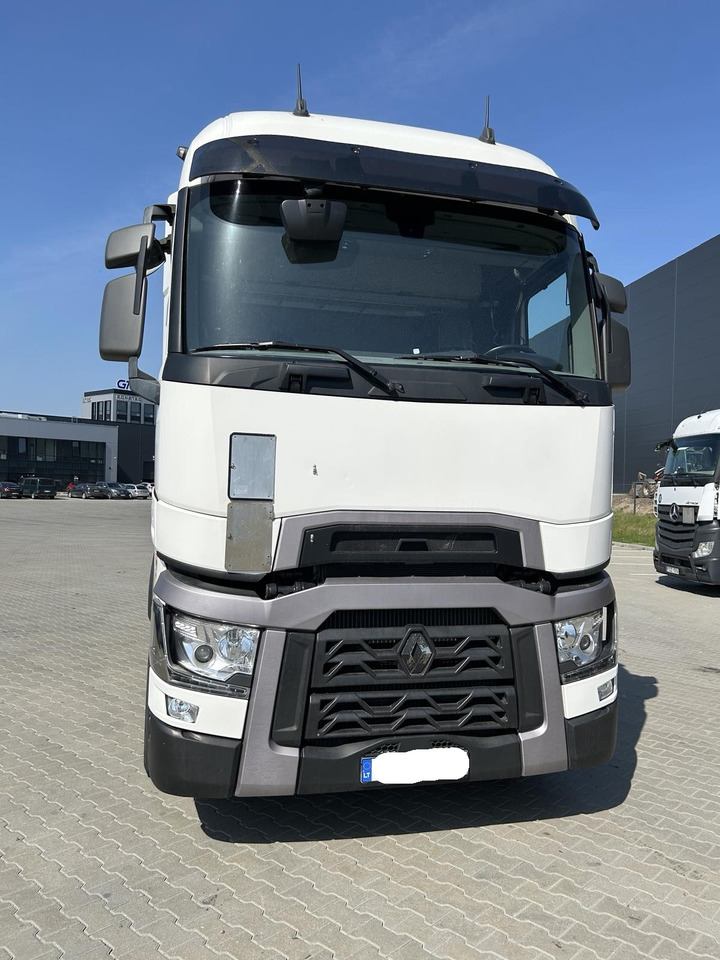 Renault T520 - Nyergesvontató: 1 kép. Renault T520 - Nyergesvontató: 1 kép.