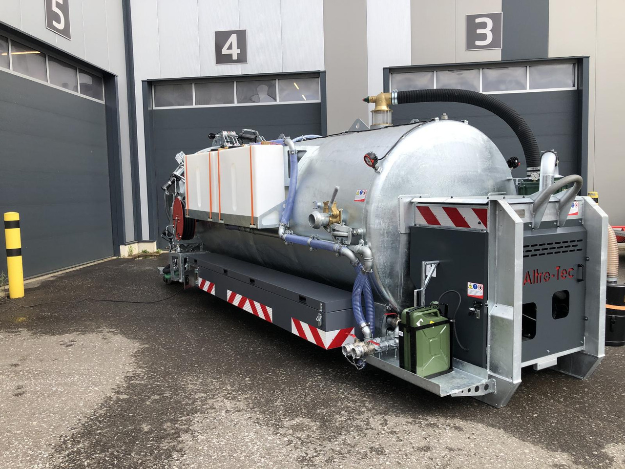 Abrollcontainer 10m³ Feuerwehr Wassertank - Multiliftes konténer: 5 kép. Abrollcontainer 10m³ Feuerwehr Wassertank - Multiliftes konténer: 5 kép.