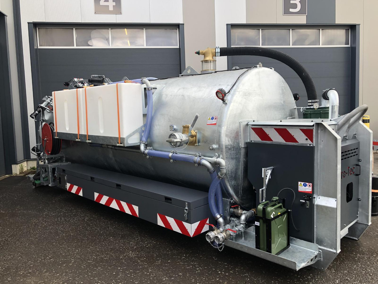 Abrollcontainer 10m³ Feuerwehr Wassertank - Multiliftes konténer: 3 kép. Abrollcontainer 10m³ Feuerwehr Wassertank - Multiliftes konténer: 3 kép.