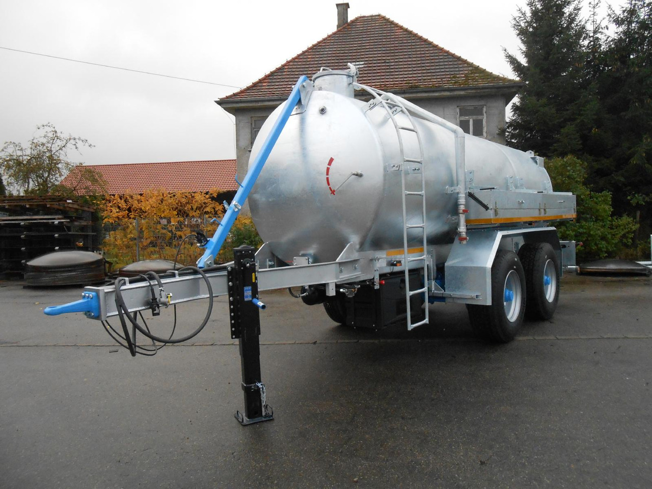 M-Vac 12000l / Wasserfass M-Vac 12000l (12m³) Wasserfass / Wassertank mit 80 km/h Zulassung - Tartályos pótkocsi: 4 kép. M-Vac 12000l / Wasserfass M-Vac 12000l (12m³) Wasserfass / Wassertank mit 80 km/h Zulassung - Tartályos pótkocsi: 4 kép.