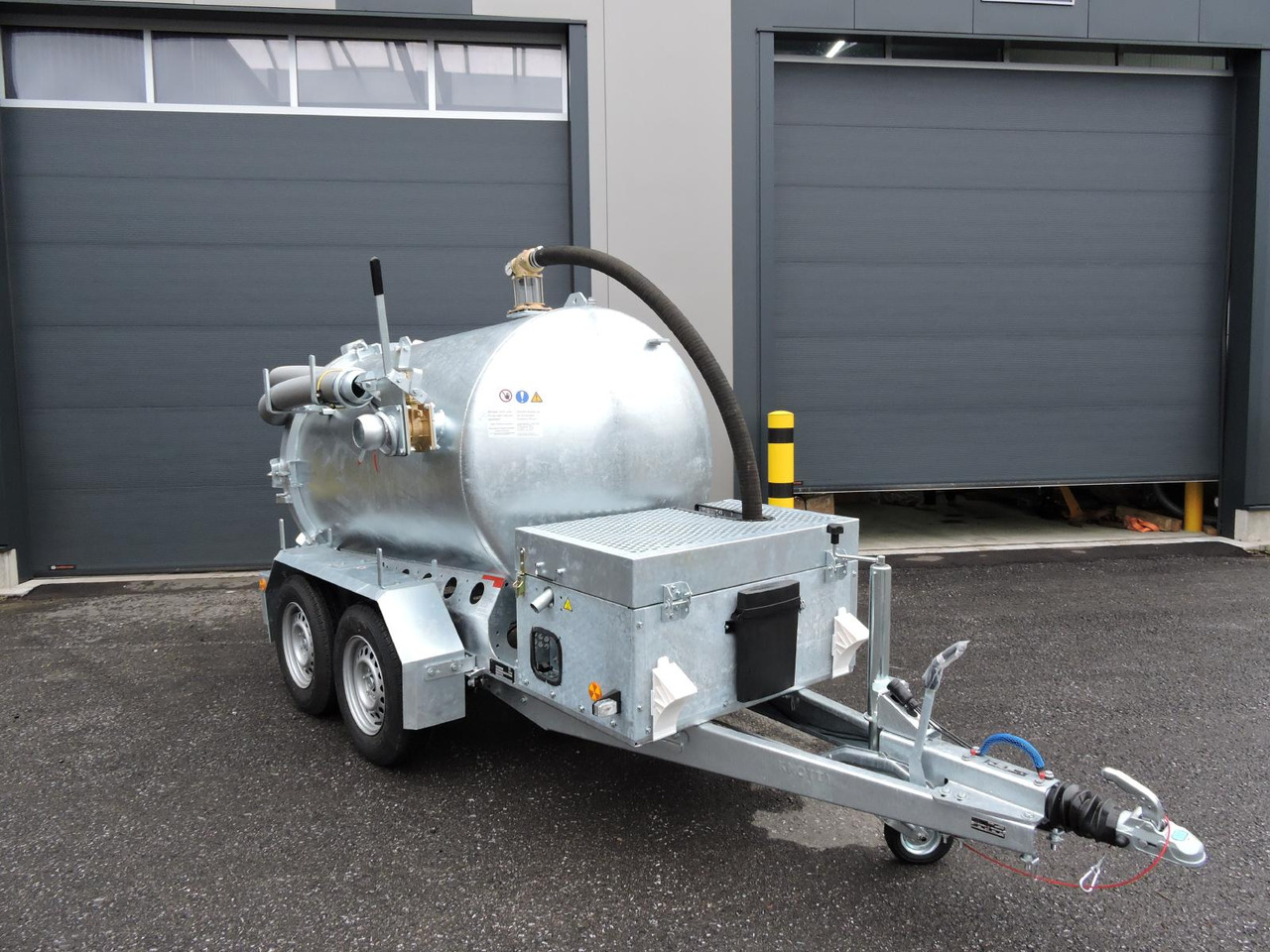 M-Vac 2000 Vacuum system specialized for drilling mud / vacuum container 2000l - Fúrógép: 5 kép. M-Vac 2000 Vacuum system specialized for drilling mud / vacuum container 2000l - Fúrógép: 5 kép.
