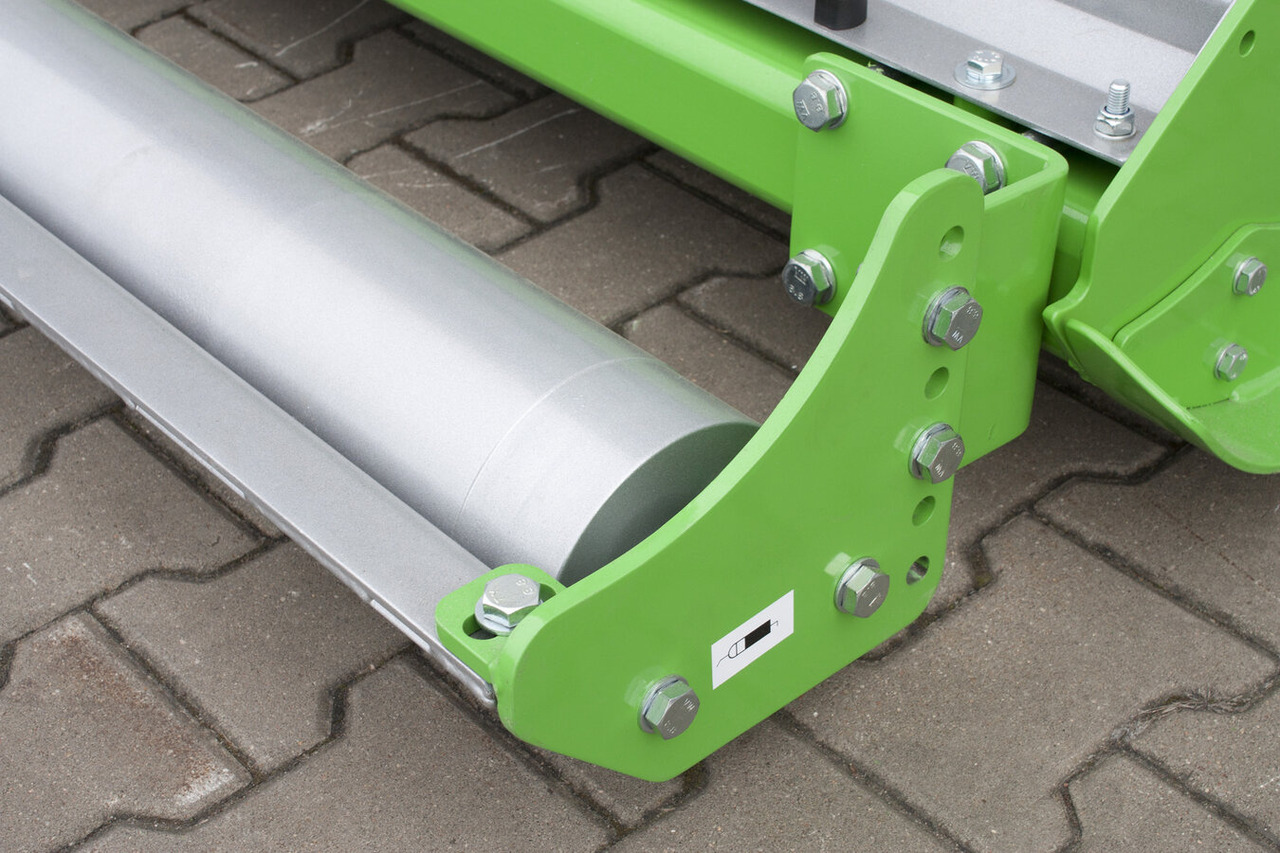 Új Szárzúzó BOMET Schlegelmäher / Flail mower / Faucheuse à fléaux / Kosiarka bijakowa 2,8 m: 11 kép. Új Szárzúzó BOMET Schlegelmäher / Flail mower / Faucheuse à fléaux / Kosiarka bijakowa 2,8 m: 11 kép.