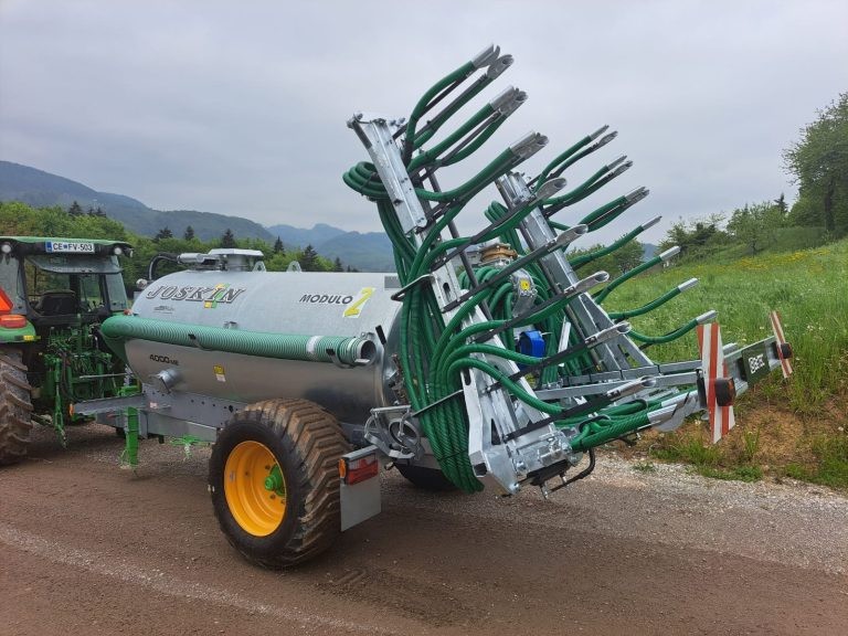 BeTEC Gülleinjektor / Slurry injector / Injecteur / Applicatore / Aplicador de manguera / Шланговый аппликатор / Aplikator 6 m - Hígtrágya kijuttatás: 4 kép. BeTEC Gülleinjektor / Slurry injector / Injecteur / Applicatore / Aplicador de manguera / Шланговый аппликатор / Aplikator 6 m - Hígtrágya kijuttatás: 4 kép.