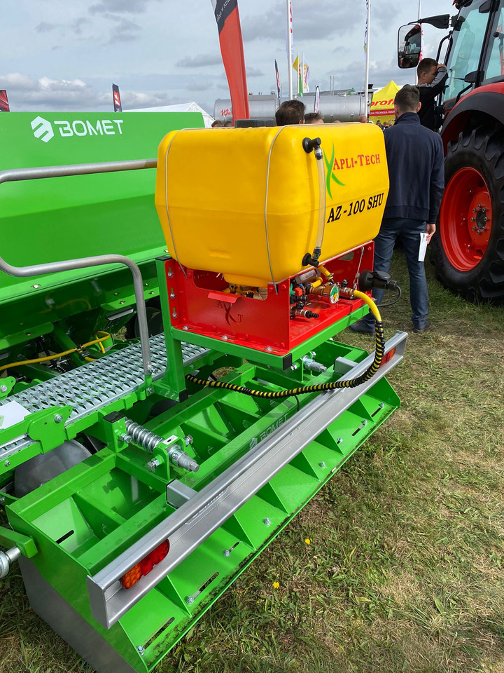 Bomet Kartoffelpflanzmaschine / Potato planter / Planteuse de pomme de terre / Piantapatate / Sadzarka ziemniaków - Burgonyaültető: 3 kép. Bomet Kartoffelpflanzmaschine / Potato planter / Planteuse de pomme de terre / Piantapatate / Sadzarka ziemniaków - Burgonyaültető: 3 kép.