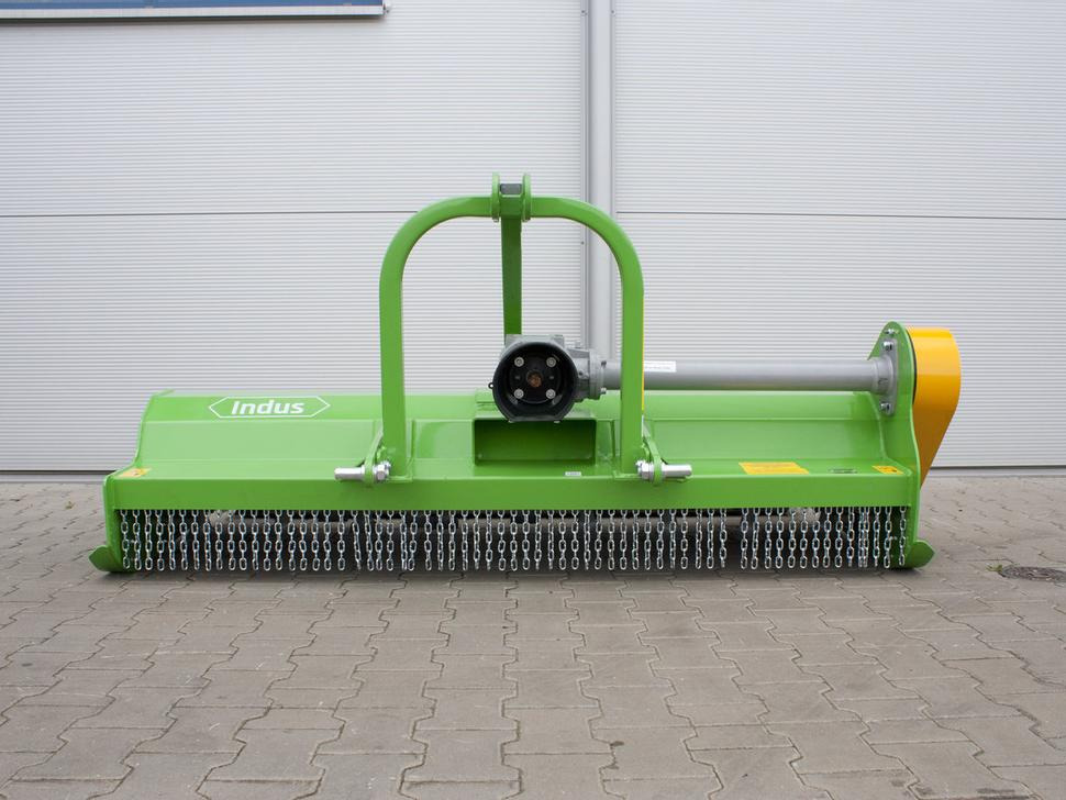 Bomet Schlegelmulcher / Flail mower / Faucheuse à fléaux / Condizionatore a flagelli / Мульчер / Kosiarka bijakowa Indus 2 m - Szárzúzó: 1 kép. Bomet Schlegelmulcher / Flail mower / Faucheuse à fléaux / Condizionatore a flagelli / Мульчер / Kosiarka bijakowa Indus 2 m - Szárzúzó: 1 kép.